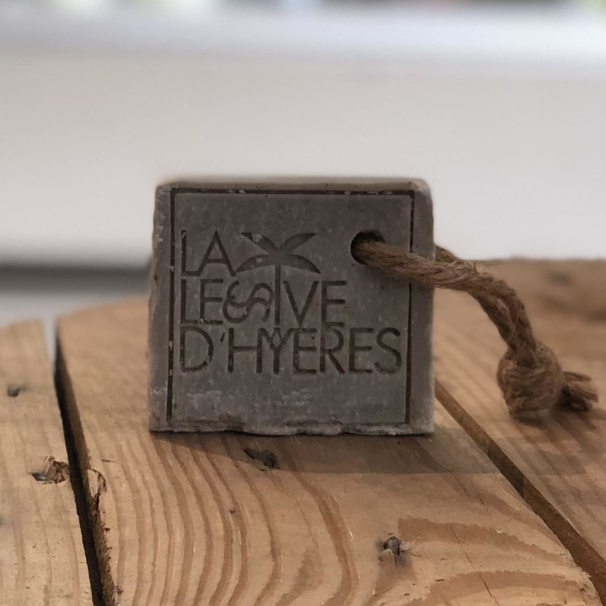 SAVON SOLIDE MULTI-USAGES LESSIVE HYERES - Les sens du vrac